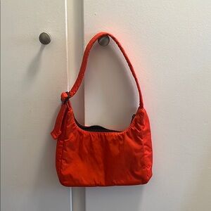 NWT Baggu UO Exclusive Mini Shoulder Bag in Tomato